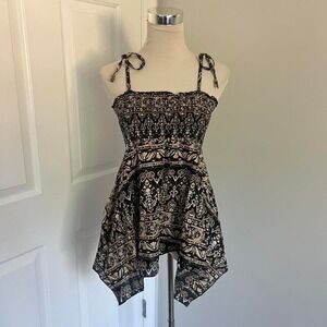 Y2K BLACK‎ AND GOLD LEI ASYMMETRICAL TANK TOP